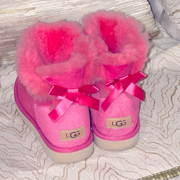 Uggs women’s winter and rain boots size 8 great condition - Picture 1 of 12
